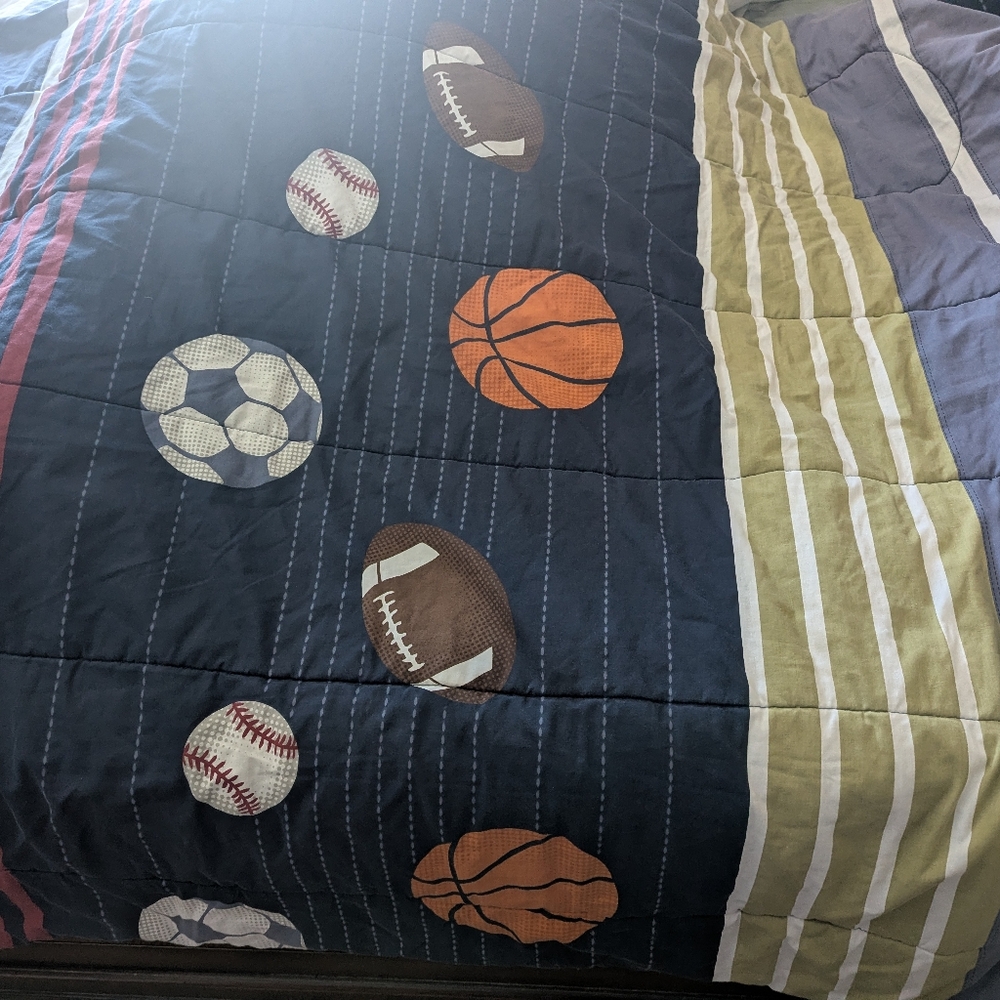 Twin Sports Comforter & Fitted Sheet